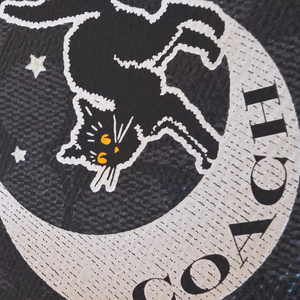 NWOT Coach Black Cat & Moon Signature Corner Zip Wristlet/Wallet 🖤🐈‍⬛️🌟🎁🌙❤️ - Picture 3 of 13